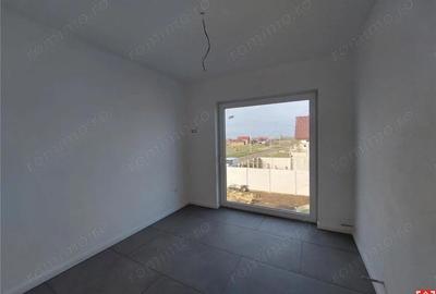 Casa noua cu piscina in Fantanele - 10