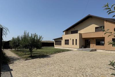 Casă cu 4 camere în Craiovei - 1