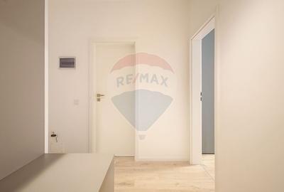 Apartament cu 2 camere semidecomandat, mobilat în Tractorul - 12