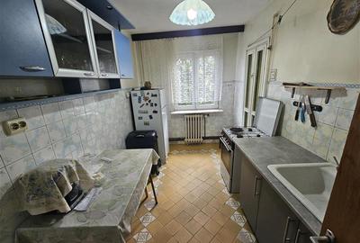 Apartament cu 4 camere semidecomandat, mobilat în Micro II - 6