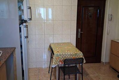 Apartament cu 3 camere în Berceni