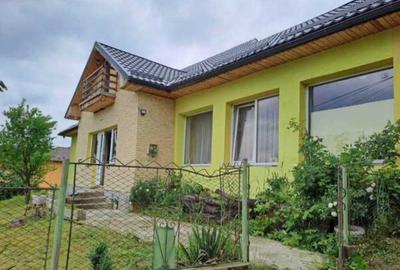 Casa cu 3 camere, ?emineu ?i teren generos in jude?ul Cluj!
