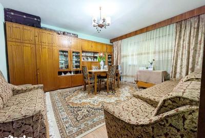 Apartament cu 4 camere decomandat în Central