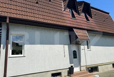 Casa tip duplex, de vanzare, cu 10 camere, 365 mp, zona Lib - 2