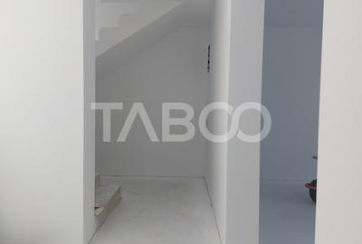 Duplex de vanzare 150 mp P+1E 4 camere 145 mp teren liber Cisnadie - 8