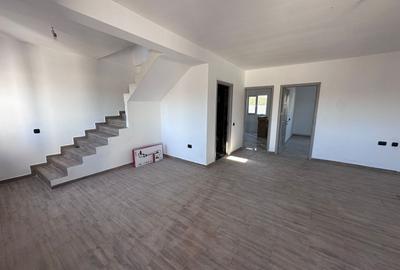 Casă individuală cu 3 camere cu Canalizare în Lumina - 3