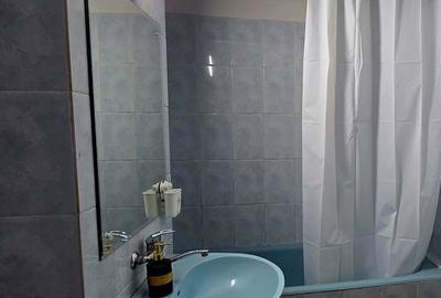 Apartament cu 4 camere decomandat în Calea Călărașilor
