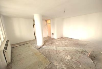 Apartament cu 3 camere decomandat în 13 Decembrie - 5