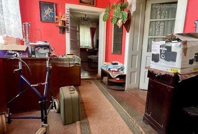 Casă cu 3 camere cu Teren 3125 Mp în Central