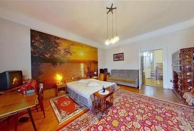 Poveste saseasca la umbra vitei de vie, cu crama si gradina cu flori, Central Co - 28