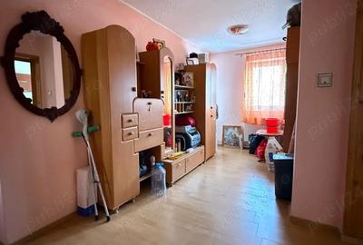 Apartament cu 3 camere decomandat în Central - 1