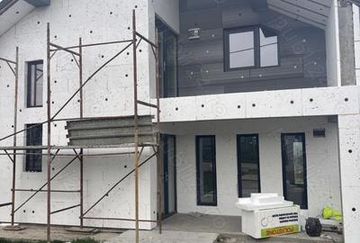 Casă cu 4 camere în Central - 1