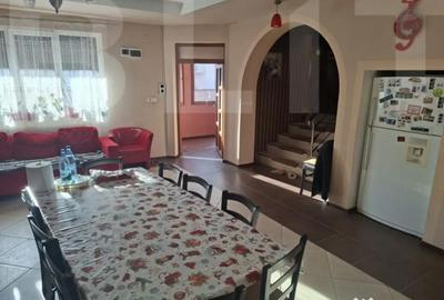 Casă cu 7 camere cu Teren 550 Mp în Central - 11