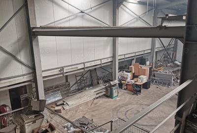 Spațiu comercial, de 698 mp, în Central - 3