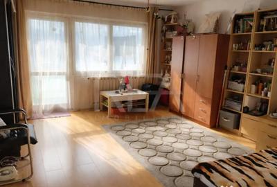 Garsonieră decomandată în Decebal - 1