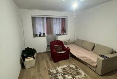 Apartament cu 3 camere semidecomandat în Central - 3