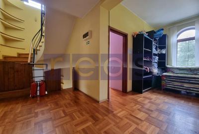 DE INCHIRIAT VILA  D+P+1+2 + CURTE | ZONA PARCUL CAROL - 21