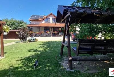 Casă cu Teren 1452 Mp în Lazuri - 2