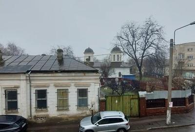 Spațiu comercial, de 450 mp, în Central - 8