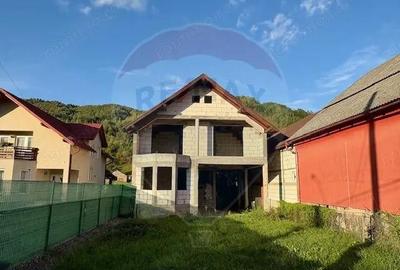 Casa / Vila cu 5 camere de vanzare - 4