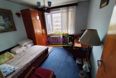 Vand apartament cu 3 camere in zona Bârcă - Rahova. - 1