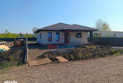 Casă cu 3 camere decomandat cu Teren 430 Mp în Țuțora