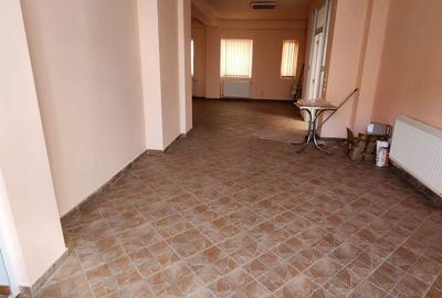 Casă cu 4 camere cu Teren 176 Mp în Central - 18