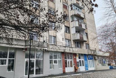 Apartament cu 3 camere semidecomandat în Nufărul - 1