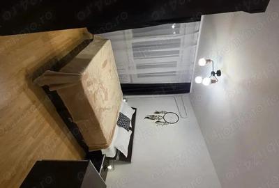 Apartament 3 camere renovat, decomandat, etaj 4, aproape de metrou - 1