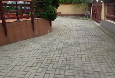 Spațiu comercial, de 300 mp, în Central - 1