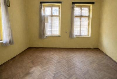 Casă cu 3 camere cu Canalizare în Central - 3