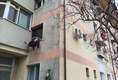 Garsonieră decomandată în Titan