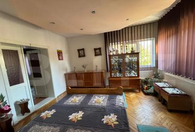 Casă cu 6 camere cu Teren 1200 Mp în Șoimuș - 18