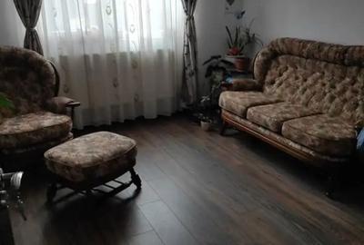 Casă cu 4 camere decomandat în Central - 2