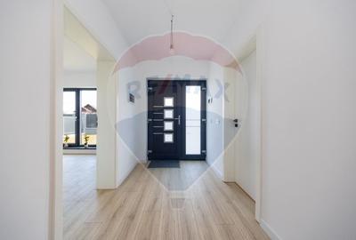 Casă cu 4 camere cu Teren 594 Mp în Hărman - 17