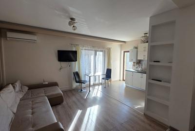 Apartament cu 3 camere semidecomandat, mobilat în Dumbrăvița