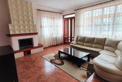 Casă cu 4 camere cu Canalizare în Mărăști - 2