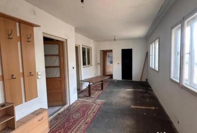 Casă cu 4 camere cu Canalizare în Km 5