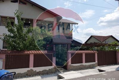 Casă cu 4 camere în Râureni