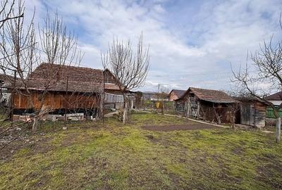 Casă cu 2 camere cu Teren 550 Mp în Central