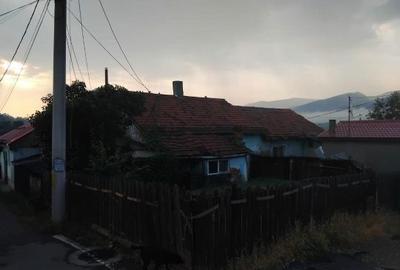 Casă cu 2 camere în Central