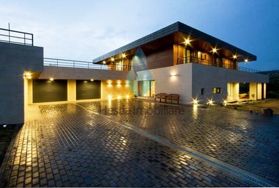 Vila eleganta tip ,,Smart Home", teren 7500 mp,Barnova -Iasi.