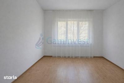 Apartament cu 4 camere decomandat în Nufărul - 5