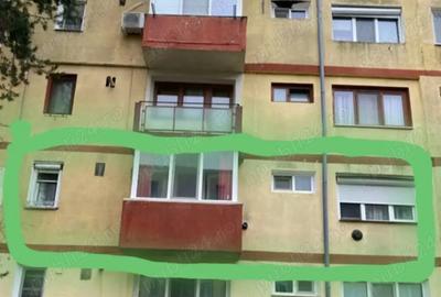 Etaj 1 proprietar .2 camere resita - 2