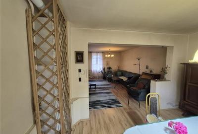 Propietate cu 2 case individuale - ingrijite - pe un teren de 800mp - zona excel - 17