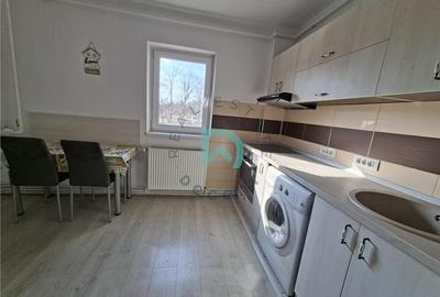 Apartament cu 2 camere decomandat în Tractorul - 4