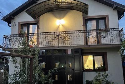 Casă cu 4 camere în Central