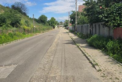Casă individuală cu 3 camere cu Canalizare în Central - 2