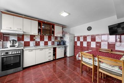 Apartament cu 3 camere decomandat, mobilat în Pârneava - 7