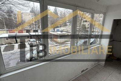 Apartament cu 3 camere semidecomandat în Central - 11